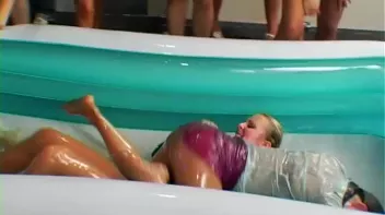 Slide On In To The Oil, Ladies Screencap 16 on sinx.preview.netperv.com