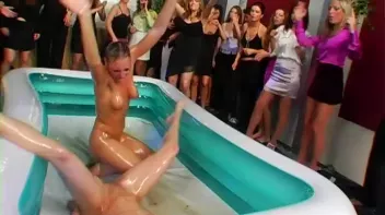 Slide On In To The Oil, Ladies Screencap 48 on sinx.preview.netperv.com