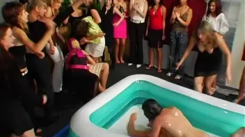 Slide On In To The Oil, Ladies Screencap 64 on sinx.preview.netperv.com