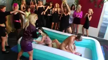 Slide On In To The Oil, Ladies Screencap 83 on sinx.preview.netperv.com