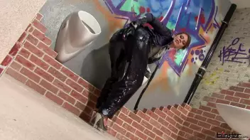 Gloves Won't Protect Her From The Slime Blast! Screencap 44 on sinx.preview.netperv.com