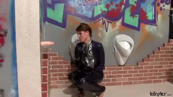 Gloves Won't Protect Her From The Slime Blast! Screencap 6 on sinx.preview.netperv.com