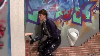 Gloves Won't Protect Her From The Slime Blast! Screencap 8 on sinx.preview.netperv.com