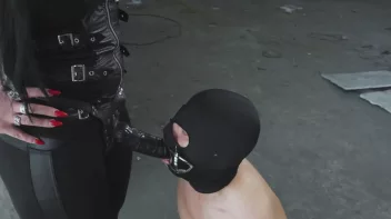 Blas Ihn tief , den Gummischwanz Screencap 19 on sinx.preview.netperv.com