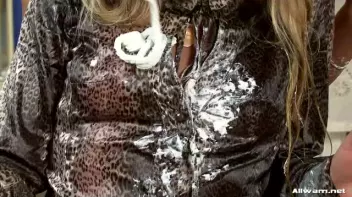 Lesbo Cooking 101 Screencap 32 on sinx.preview.netperv.com