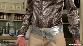 Lesbo Cooking 101 Screencap 4 on sinx.preview.netperv.com