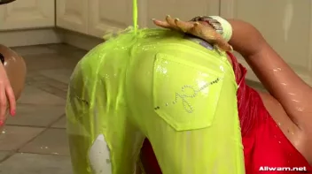 Lesbo Cooking 101 Screencap 56 on sinx.preview.netperv.com