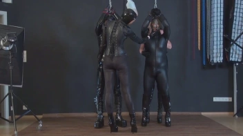 Atemkontrolle von 2 Herrinen Screencap 15 on sinx.preview.netperv.com