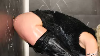 Uma’s curiosity leads to a cum bath Screencap 103 on sinx.preview.netperv.com