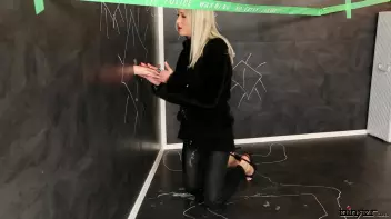 Uma’s curiosity leads to a cum bath Screencap 23 on sinx.preview.netperv.com