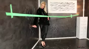 Uma’s curiosity leads to a cum bath Screencap 26 on sinx.preview.netperv.com