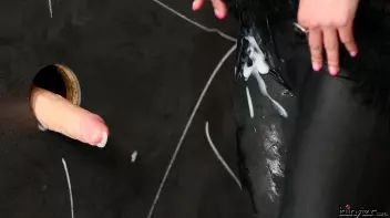 Uma’s curiosity leads to a cum bath Screencap 29 on sinx.preview.netperv.com