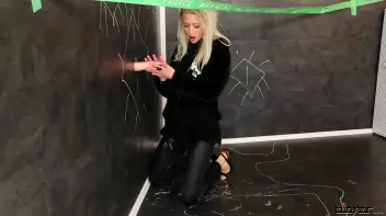 Uma’s curiosity leads to a cum bath Screencap 37 on sinx.preview.netperv.com