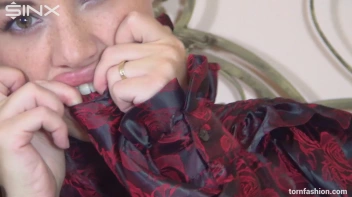 Horny Housewife Shreds and Bares All Screencap 31 on sinx.preview.netperv.com