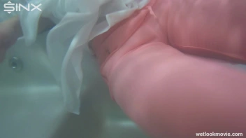 Playful Brunette's Solo Hot Tub Fun Screencap 46 on sinx.preview.netperv.com