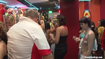 Bikini Beach Balls Part 5 - Cam 2 Screencap 103 on sinx.preview.netperv.com