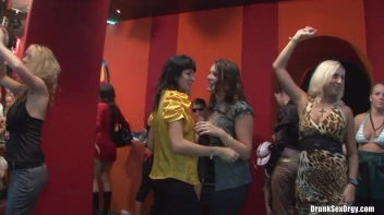 Bikini Beach Balls Part 5 - Cam 2 Screencap 15 on sinx.preview.netperv.com