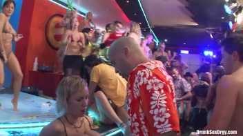 Bikini Beach Balls Part 5 - Cam 2 Screencap 76 on sinx.preview.netperv.com