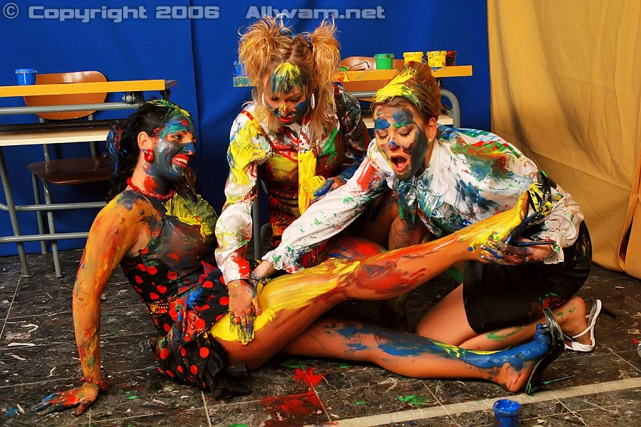 Painting Lesson Turns Messy on sinx.preview.netperv.com