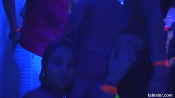 Spring Break Blow-Out Part 4 - Cam 4 Screencap 38 on sinx.preview.netperv.com