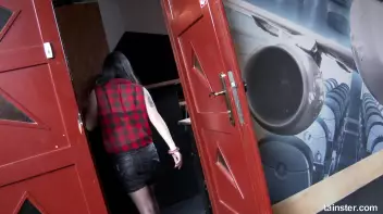 Hide & Seek Screencap 1 on sinx.preview.netperv.com