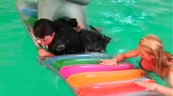 Play Fighting Turns Serious In The Pool Screencap 73 on sinx.preview.netperv.com