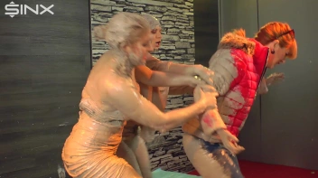 Kick Her While She's Down Screencap 20 on sinx.preview.netperv.com