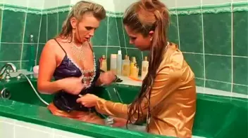 Water Fight Screencap 82 on sinx.preview.netperv.com