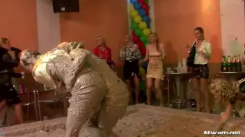 Blonde vs. Brunette Mud Battle Screencap 19 on sinx.preview.netperv.com