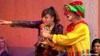 Blonde vs. Brunette Mud Battle Screencap 3 on sinx.preview.netperv.com