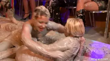 Blonde vs. Brunette Mud Battle Screencap 46 on sinx.preview.netperv.com