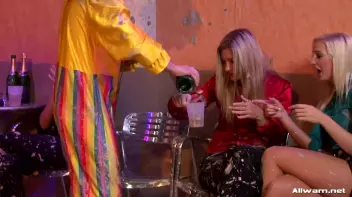 Blonde vs. Brunette Mud Battle Screencap 56 on sinx.preview.netperv.com