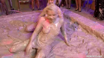 Blonde vs. Brunette Mud Battle Screencap 63 on sinx.preview.netperv.com