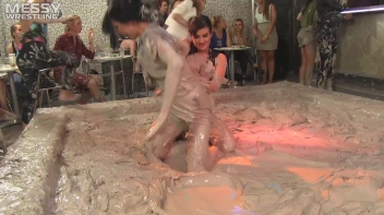 Muddy Wrestling Special: 2 Amateur Battles - Audience vs. Audience Screencap 52 on sinx.preview.netperv.com