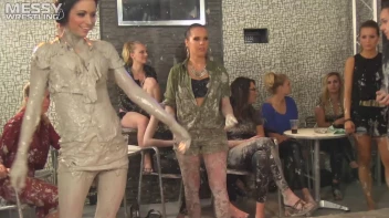 Muddy Wrestling Special: 2 Amateur Battles - Audience vs. Audience Screencap 68 on sinx.preview.netperv.com