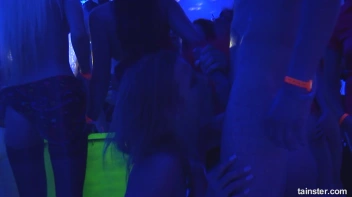 Spring Break Blow-Out Part 5 - Cam 4 Screencap 62 on sinx.preview.netperv.com