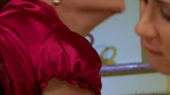 The Connoisseur Screencap 30 on sinx.preview.netperv.com