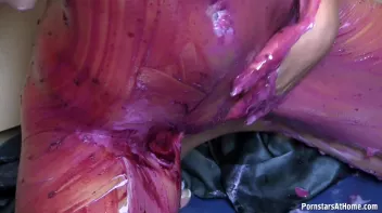 She Really, Really Loves Yogurt Screencap 65 on sinx.preview.netperv.com