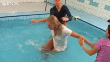 Bitches Bout, WAM Catfighting Babes Screencap 42 on sinx.preview.netperv.com