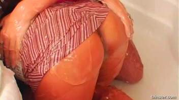 Completely Covered In Gel Screencap 81 on sinx.preview.netperv.com