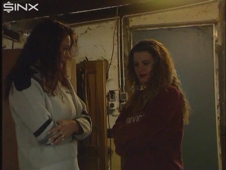 Lesbenspiele im Pferdestall on sinx.preview.netperv.com