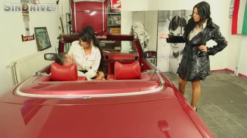 Retro Hos In Shiny Clothes Come To Hardcore Blows And Cum Swapping Screencap 5 on sinx.preview.netperv.com