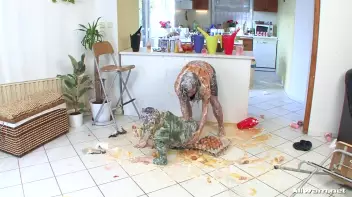 Swamped in Slop Screencap 87 on sinx.preview.netperv.com