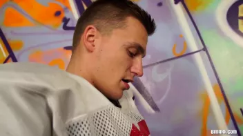 Sporty bi threesome Screencap 30 on sinx.preview.netperv.com