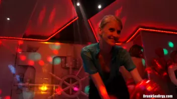 Valentine's Day Vaginas Part 4 - Shower Cam Screencap 68 on sinx.preview.netperv.com