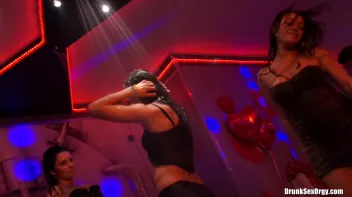 Valentine's Day Vaginas Part 4 - Shower Cam Screencap 37 on sinx.preview.netperv.com