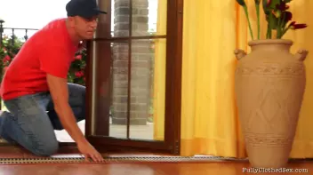 She's Satin Sexy And She Knows It Screencap 9 on sinx.preview.netperv.com