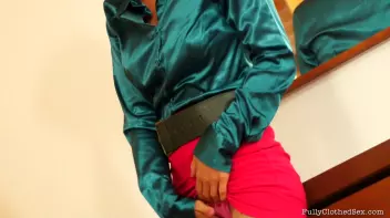 She's Satin Sexy And She Knows It Screencap 4 on sinx.preview.netperv.com