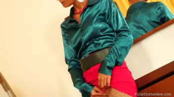 She's Satin Sexy And She Knows It Screencap 5 on sinx.preview.netperv.com