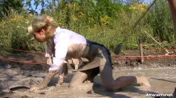 Wam Obstacle Course Destroys Entire Wardrobe Screencap 28 on sinx.preview.netperv.com